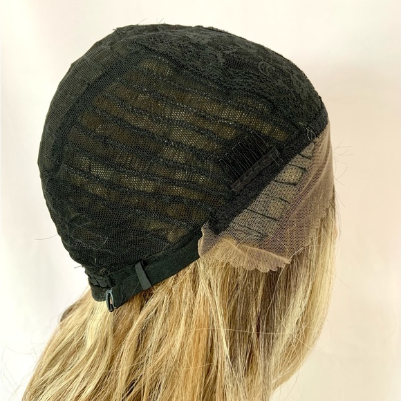 Absolutely Gorgeous 28” Ash Blonde Mix Premium Fiber Lace Front TPart Wig! - Picture 6 of 16